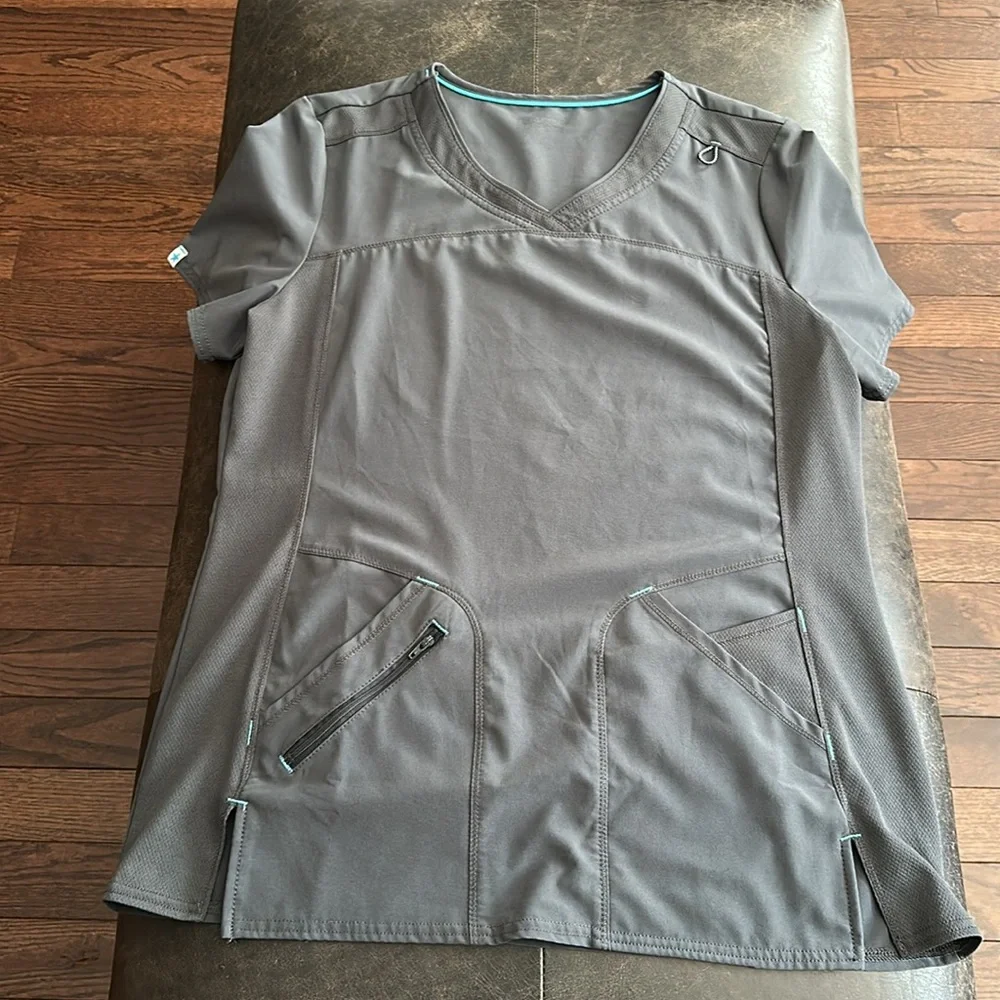 Like new: Scrubstar gray jogger scrub pants and Gray scrub top - Picture 3 of 4